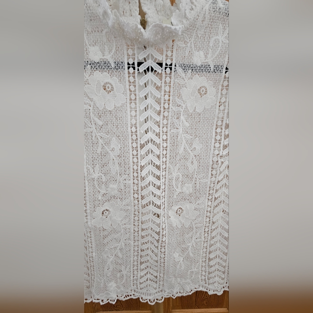 LoveJ Lace See Through Flutter Sleeve Top with Zipper Back Size Small - Picture 3 of 5